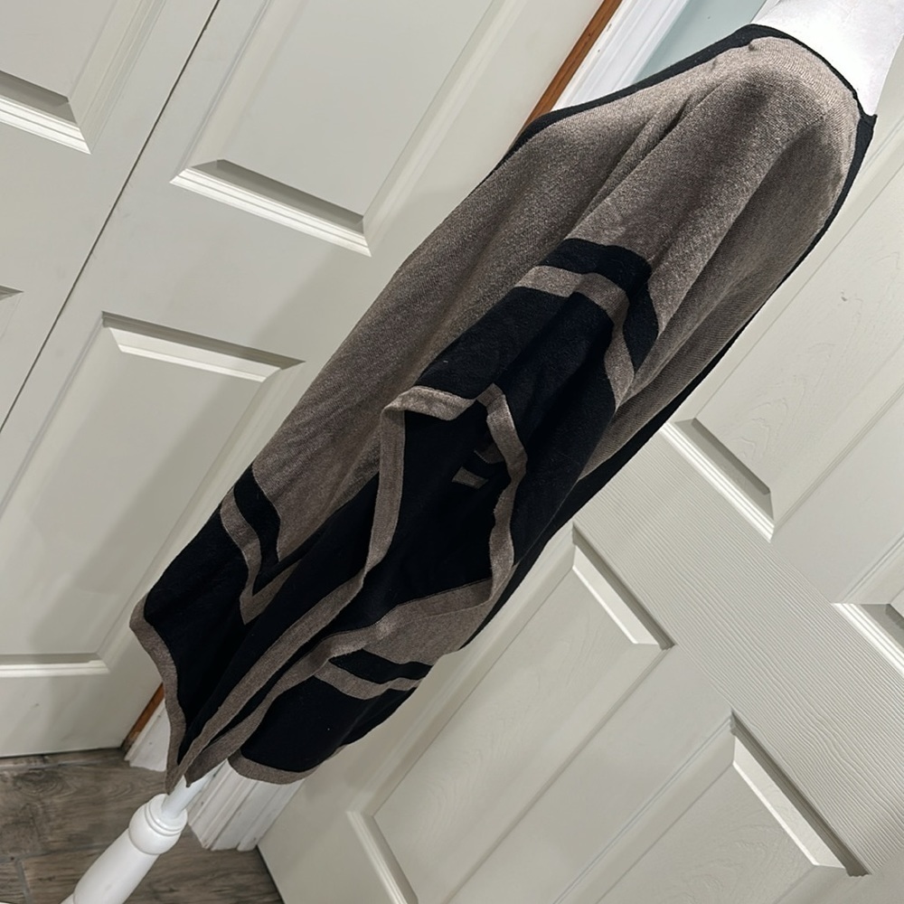 August silk poncho sweater brown and black size‎ small - Picture 3 of 8